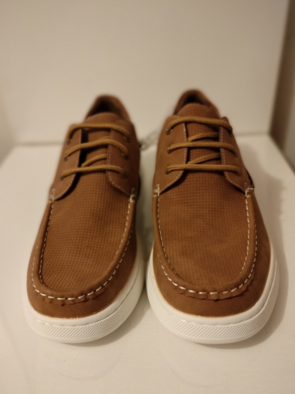 Geoffrey Beene Brown and Navy Casual Boat Shoes / Sneakers Size 9.5 US NWT
